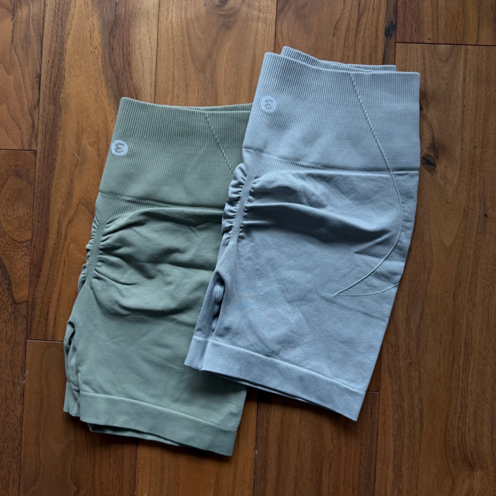 Evercute Seamless Workout Shorts – High Waisted Scrunch Butt Gym Yoga Shorts Set - Picture 3 of 8